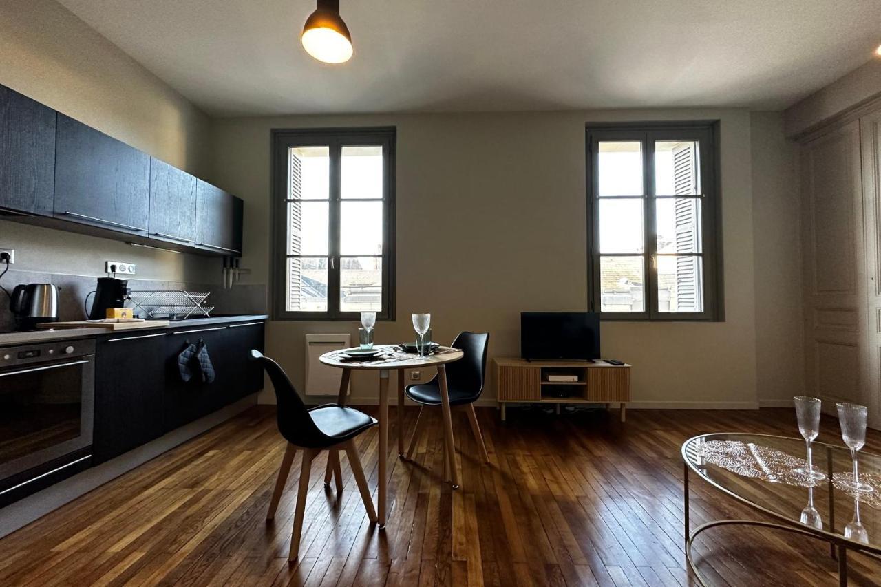 Le Magistral Beautiful One-Bedroom Apartment In The Historic Heart Of Tours Luaran gambar